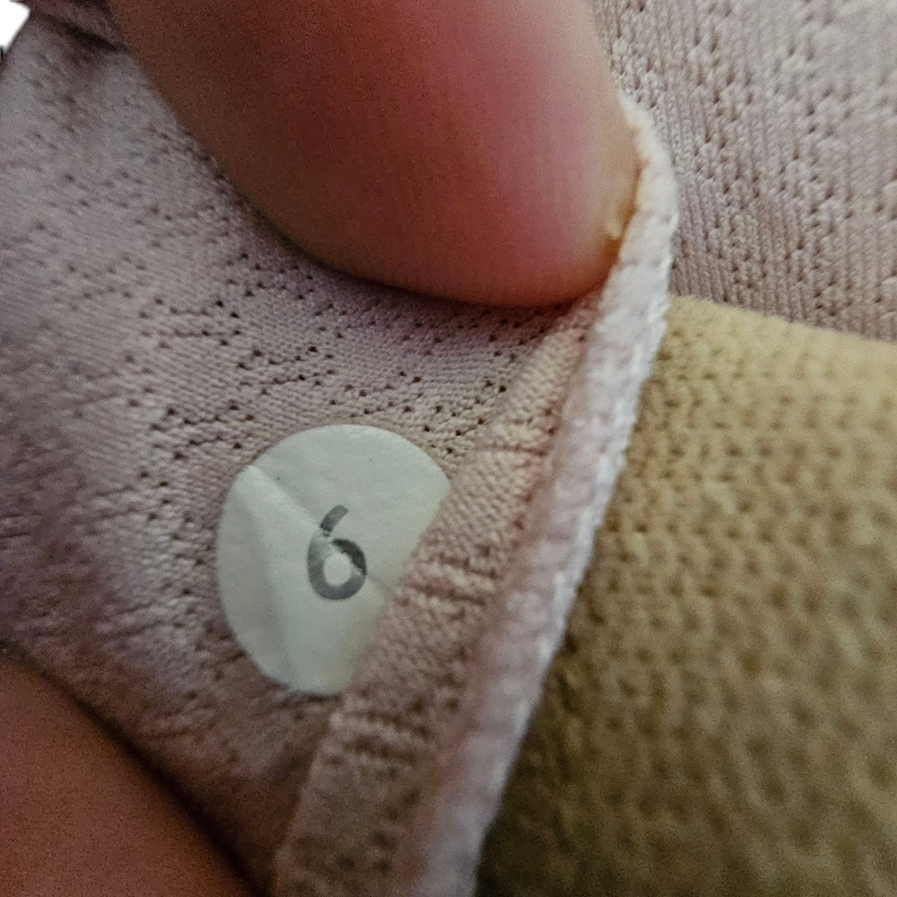 Lululemon Tank Top Light Support Built-In Bra Workout Pink Size‎ 6 No Limits - Picture 11 of 12